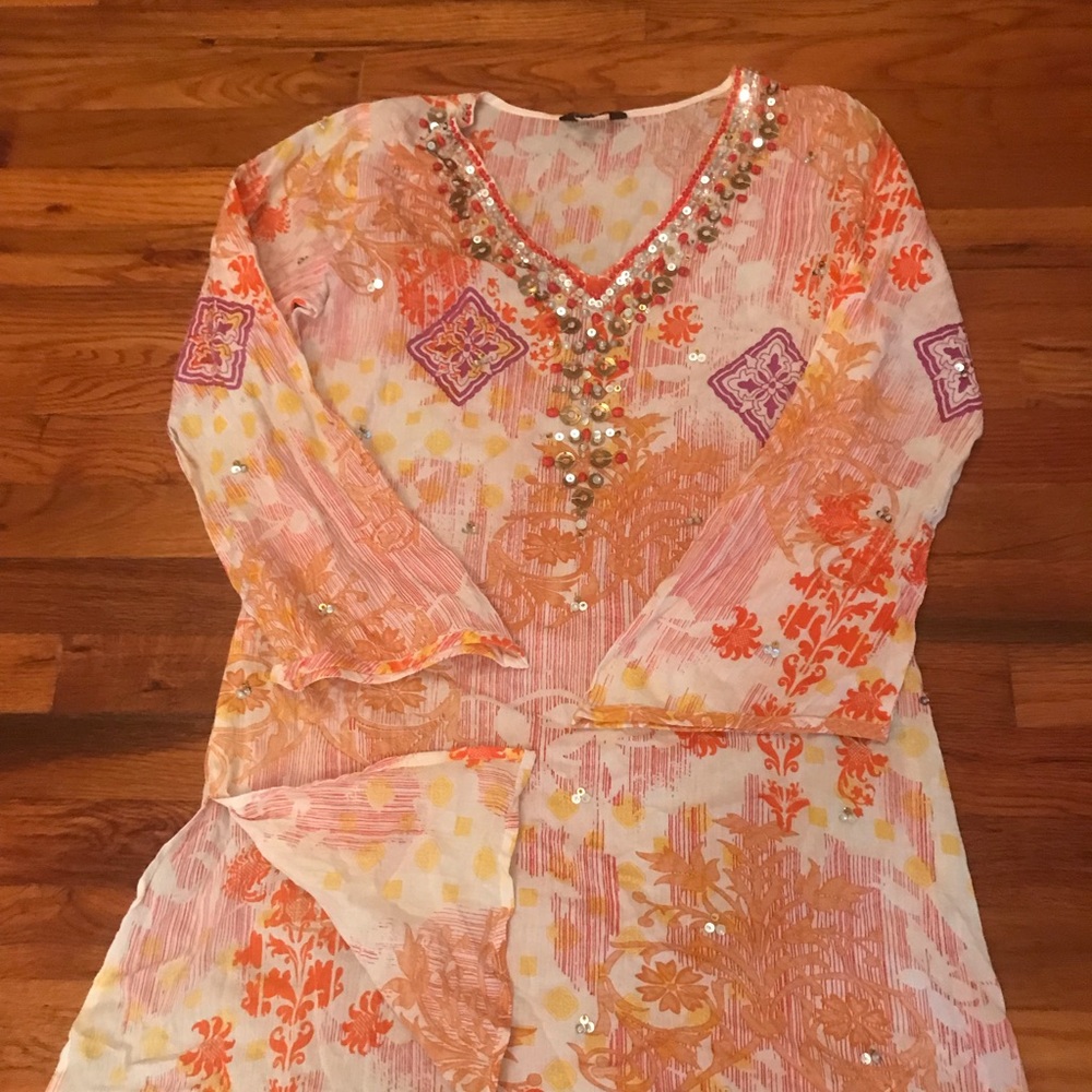 Beautiful tunic - Picture 3 of 8